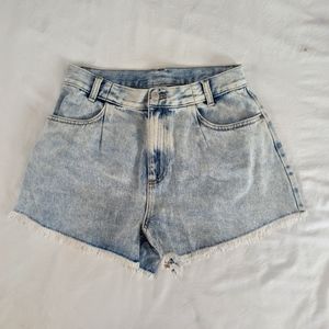 Acid wash denim jean shorts size:8